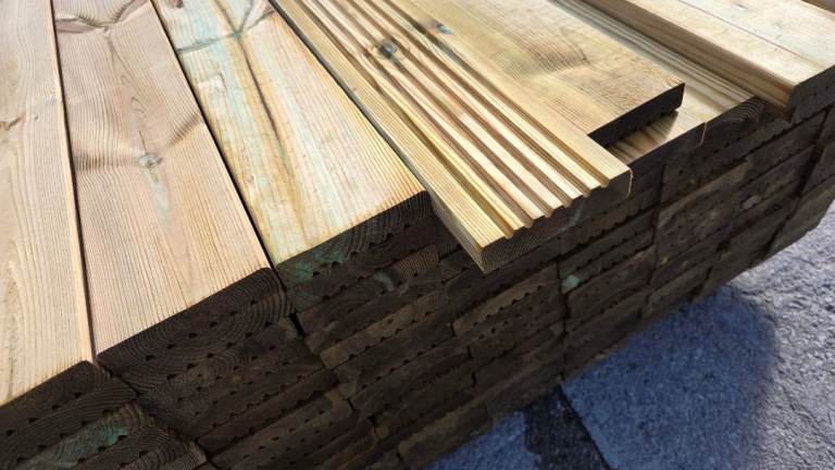 💥 Decking Boards 125mm X 30mm Pressure Treated Green