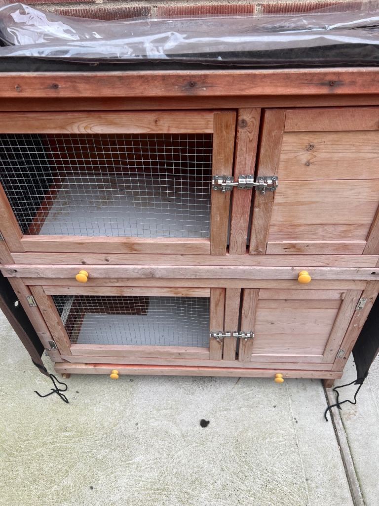 Pawhut double tier hutch 