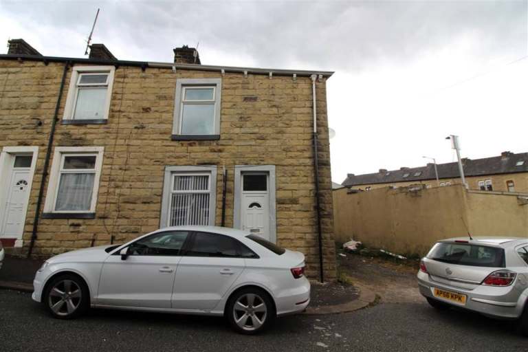 2 Bedroom HOUSE TO LET £475 PER MONTH