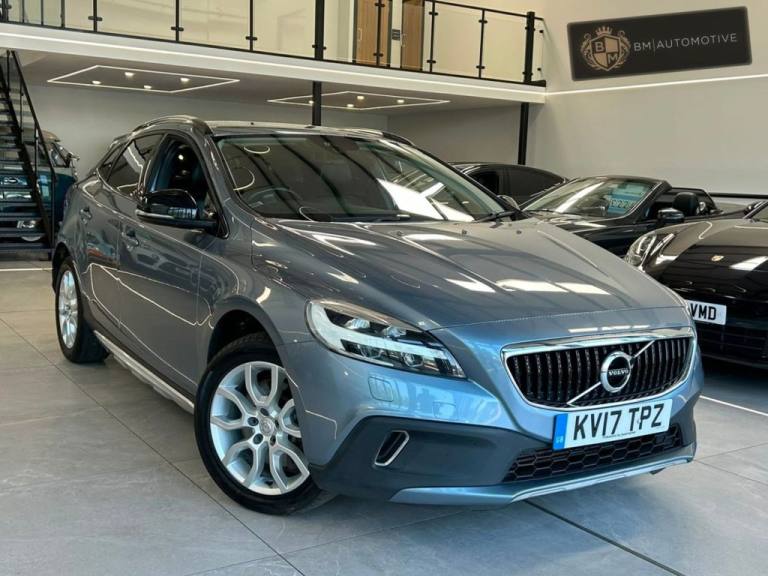 2017 Volvo V40 Cross Country 2.0 D3 Pro Hatchback 5dr Diesel Manual Euro 6 (s/s) (150 ps) Hatchba...