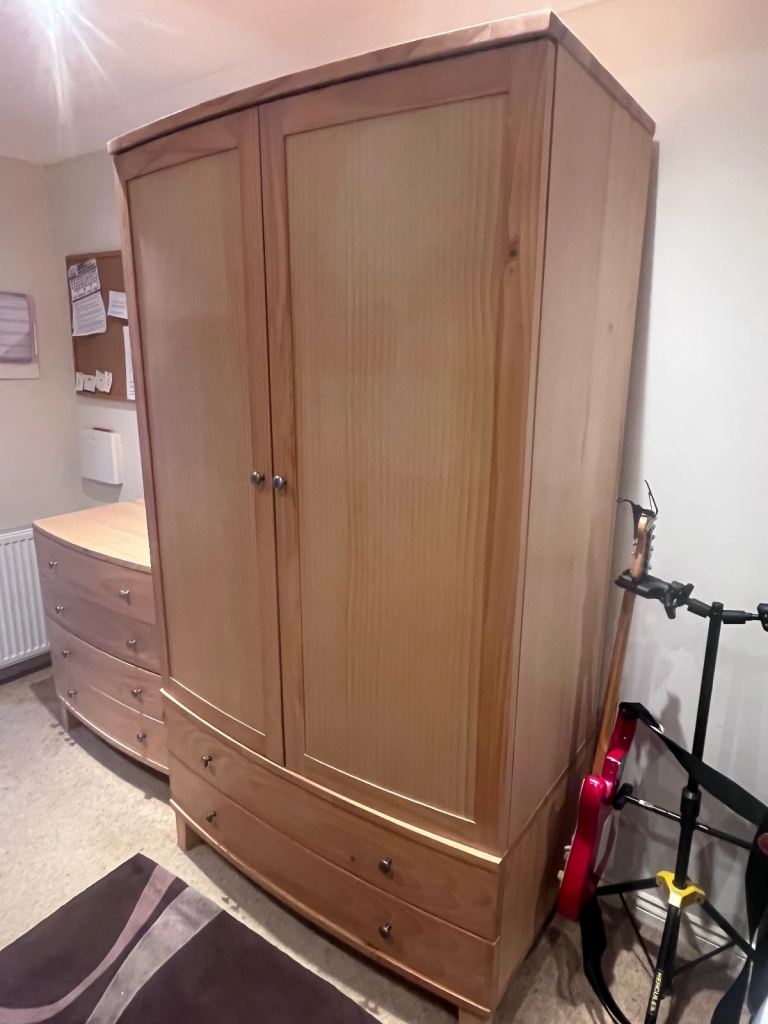 Solid pinewood wardrobe and chest of drawers