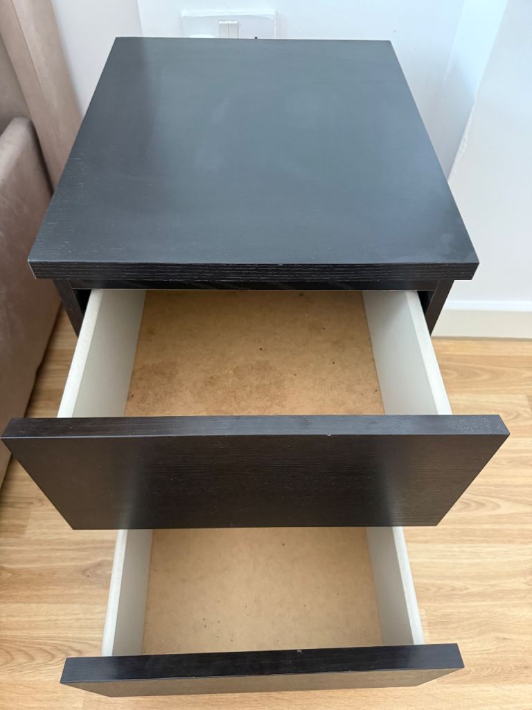 2x IKEA malm bedside tables