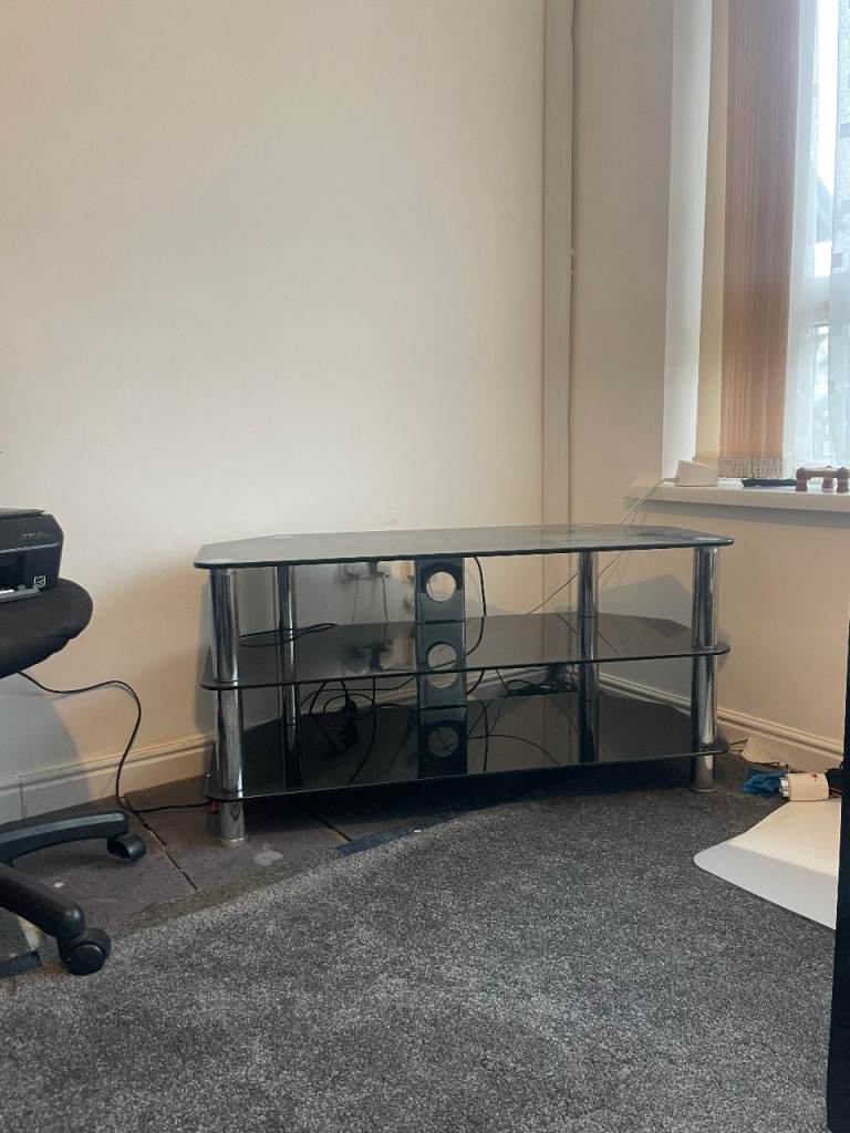 TV stand | excellent condition | minimalist black glass