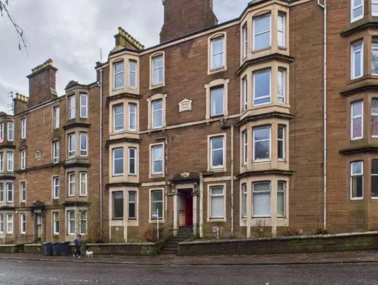 2 bedroom  furnished flat on Lochee road 