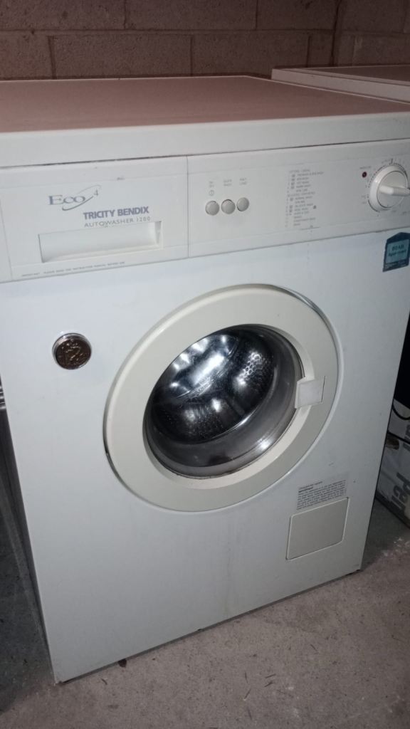 Freestanding washing machine 