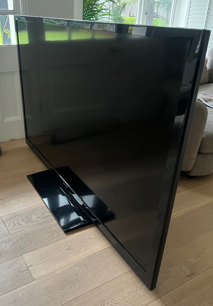 Very large Tv Sharp 80 inch TV 3D smart TV AQUOS