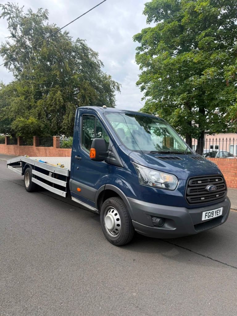 CLEAN! FORD TRANSIT 350 Recovery Truck!