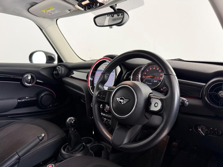 2021 MINI Hatch 1.5 Cooper Classic Euro 6 (s/s) 3dr HATCHBACK Petrol Manual