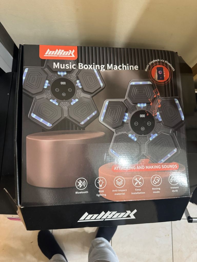 Music boxing punching machine 