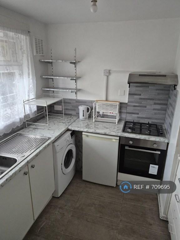 1 bedroom flat in Endymion Road, London, SW2 (1 bed) (#709695)