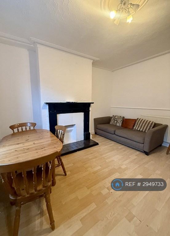 2 bedroom house in Compton Terrace, Leeds, LS9 (2 bed) (#2949733)