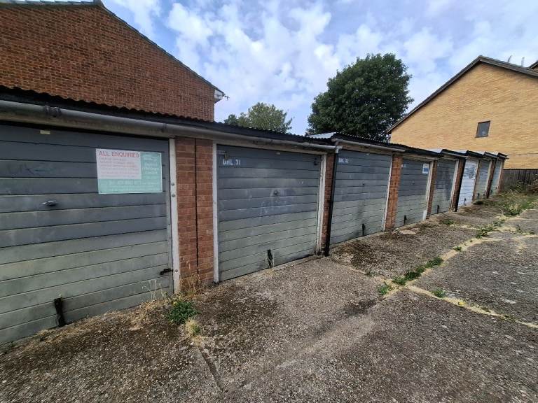 Garage to rent: Makepeace Road(Site 2) Northolt, Middlesex UB5 5UE