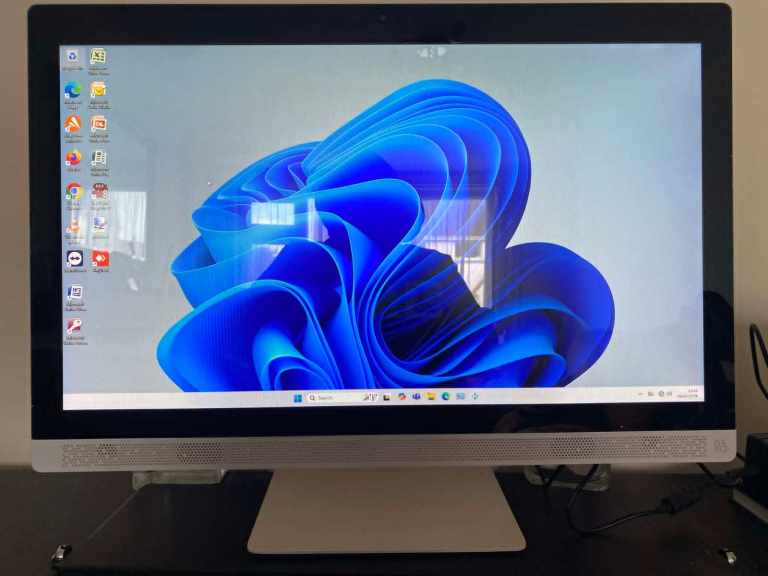 HP Pavilion 27-275na PC