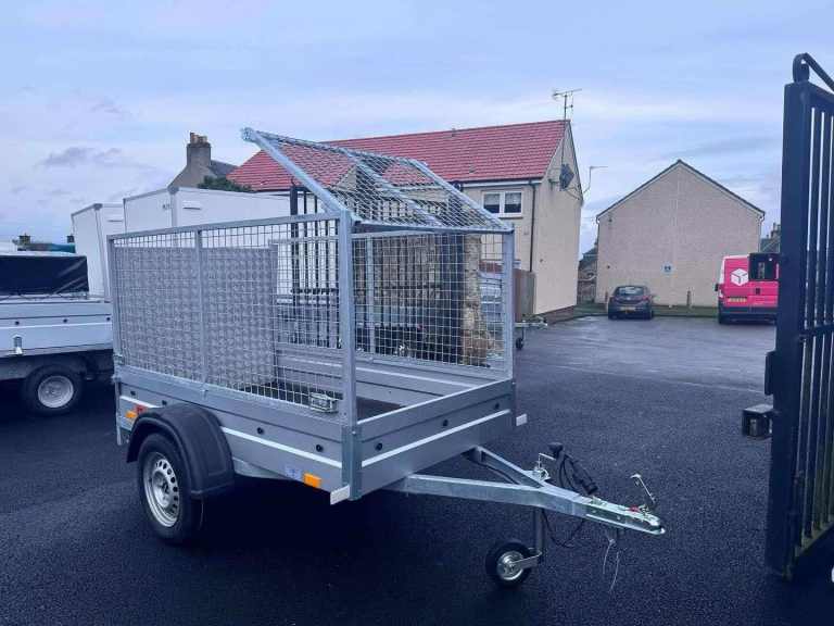 BRAND NEW 6FT X 4FT SINGLE AXLE TRAILER WITH 80CM MESH AND RAMP