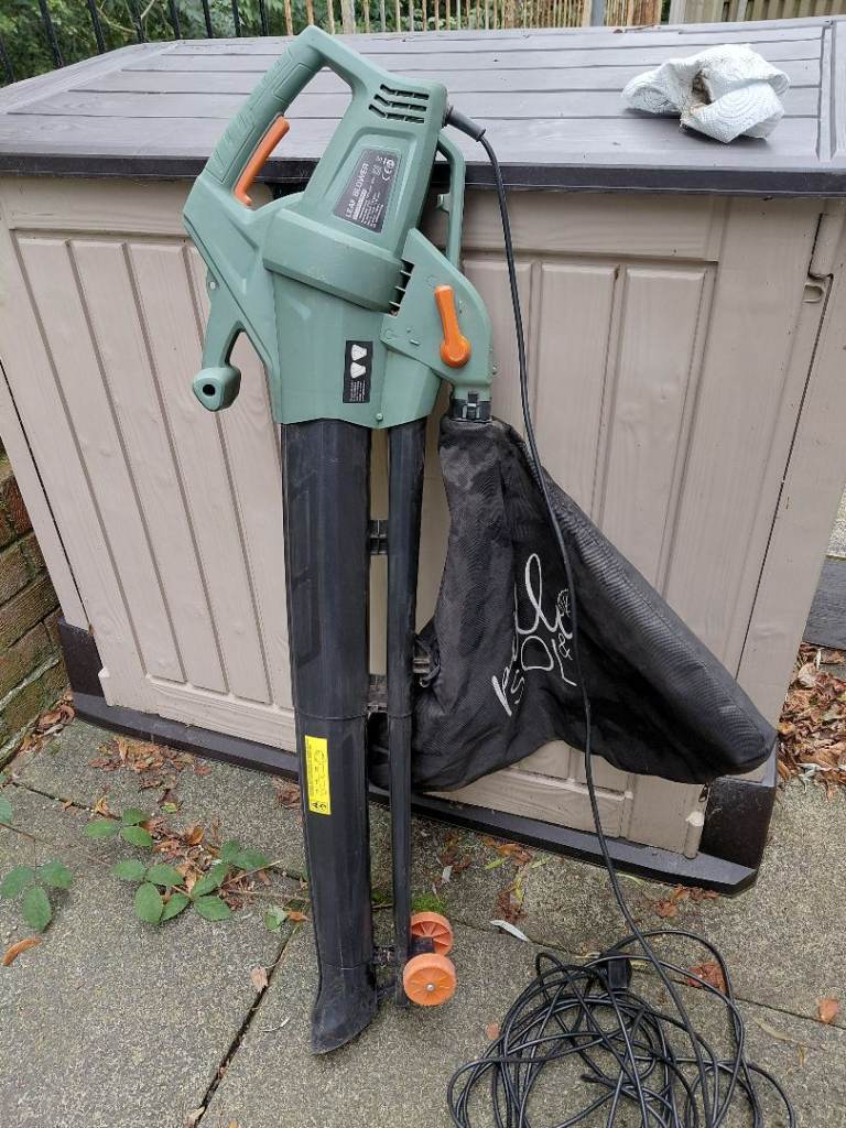 Leaf Blower/Vac with Extra Long Cable 