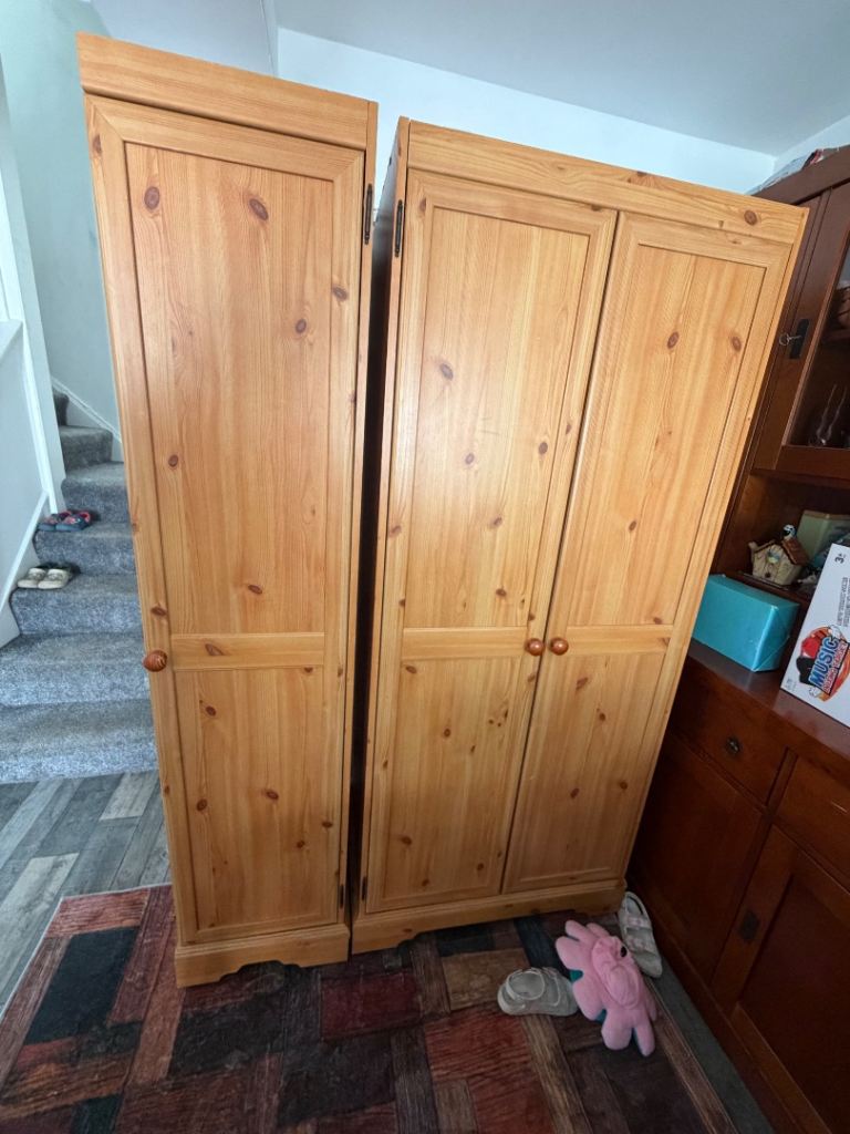Wardrobe set & draws
