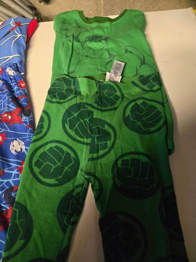 4 sets . Boy PJ marvel 