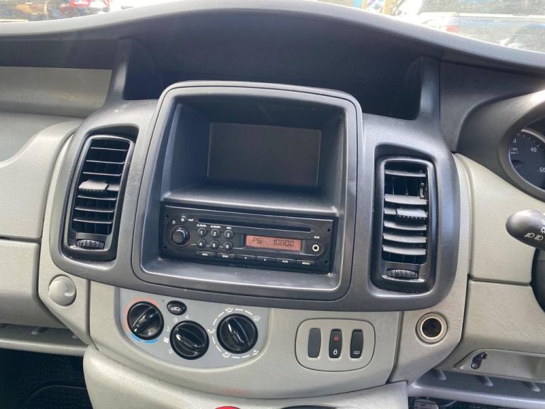 2011 Vauxhall Vivaro 2.0 2900 CDTi ecoFLEX 16v Combi FWD L1 H1 5dr MPV Diesel Manual