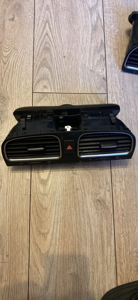 VOLKSWAGEN VW GOLF MK6 2008-2012 AIR VENT 5K0815736D - CENTRE