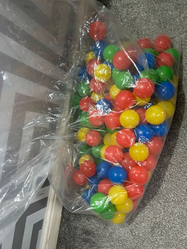 Soft play balls