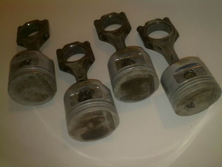 VW Volkswagen Mk2 Golf 16v / Mk2 Jetta 16v / Corrado 16v 1.8L (KR) OEM Pistons and Connecting Rods