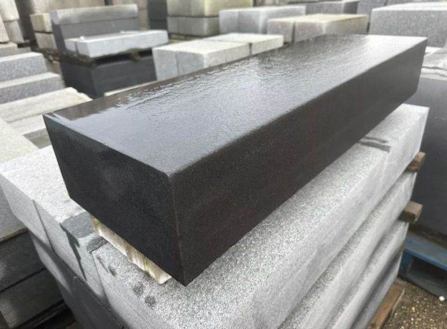 MARSHALL'S VEGA BLACK GRANITE STEPS / KERBS - 915X300X150MM!