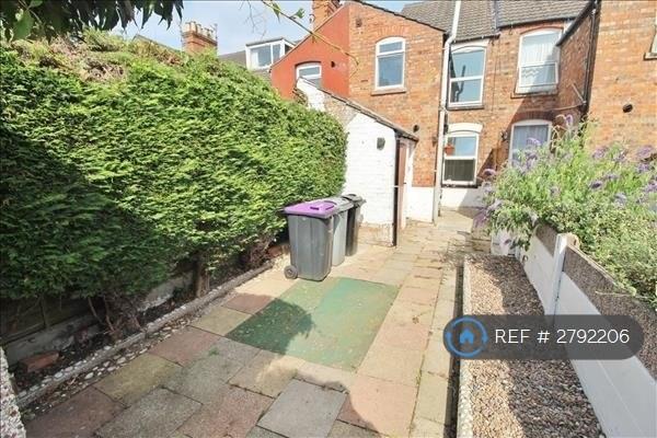2 bedroom house in Victoria Street, Grantham, NG31 (2 bed) (#2792206)