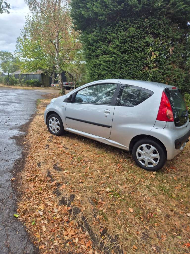 Peugeot, 107, Hatchback, 2010, Manual, 998 (cc), 3 doors