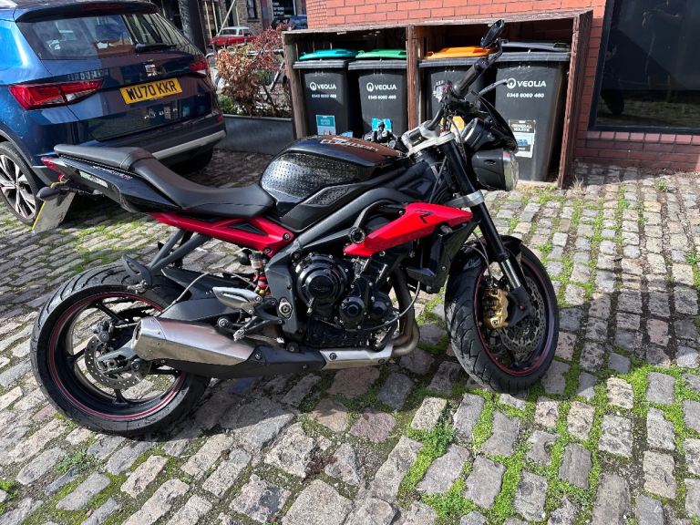 Triumph, STREET, 2013, 675 (cc)