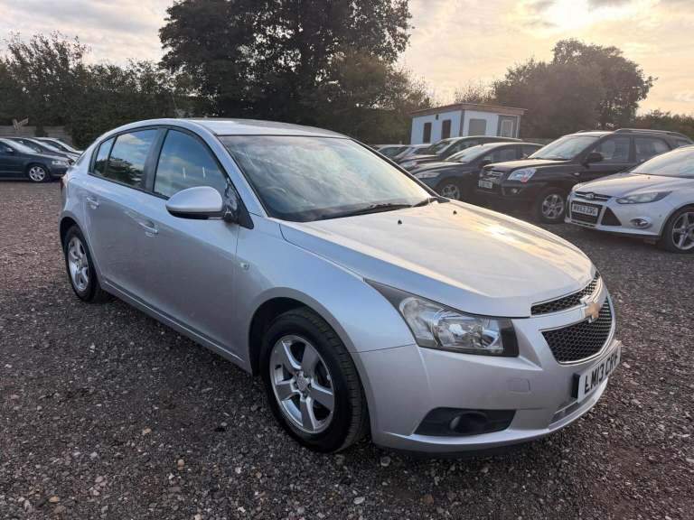 CHEVROLET CRUZE 1.6 LT Euro 5 5dr (silver) 2013