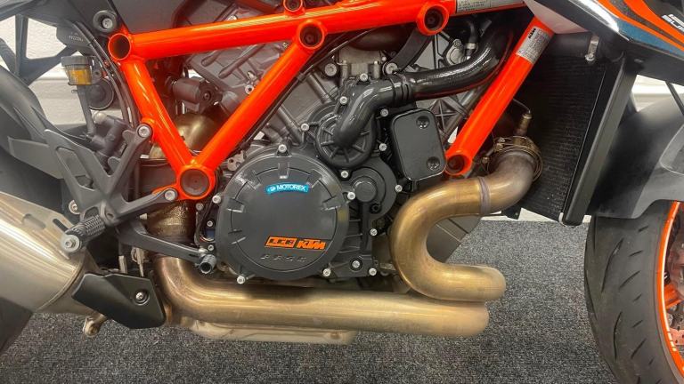 KTM 1290 SUPERDUKE R ** ONE OWNER - TAIL TIDY - JUNE 26 MOT **