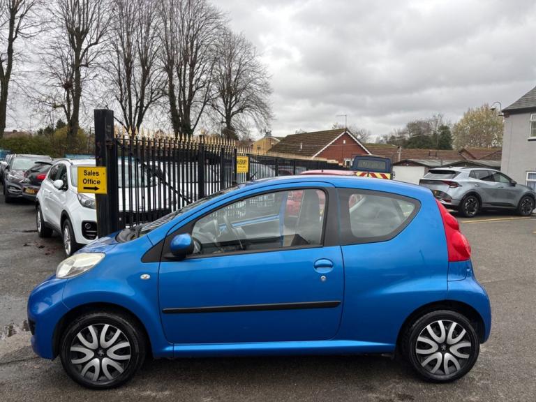 2010 Peugeot 107 1.0 12V Urban Hatchback 3dr Petrol 2 Tronic Euro 4 (68 ps) Hatchback Petrol Auto...