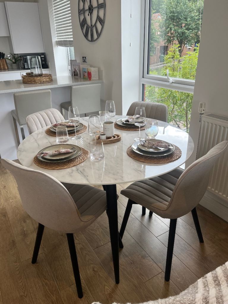 Round marble effect dinning table