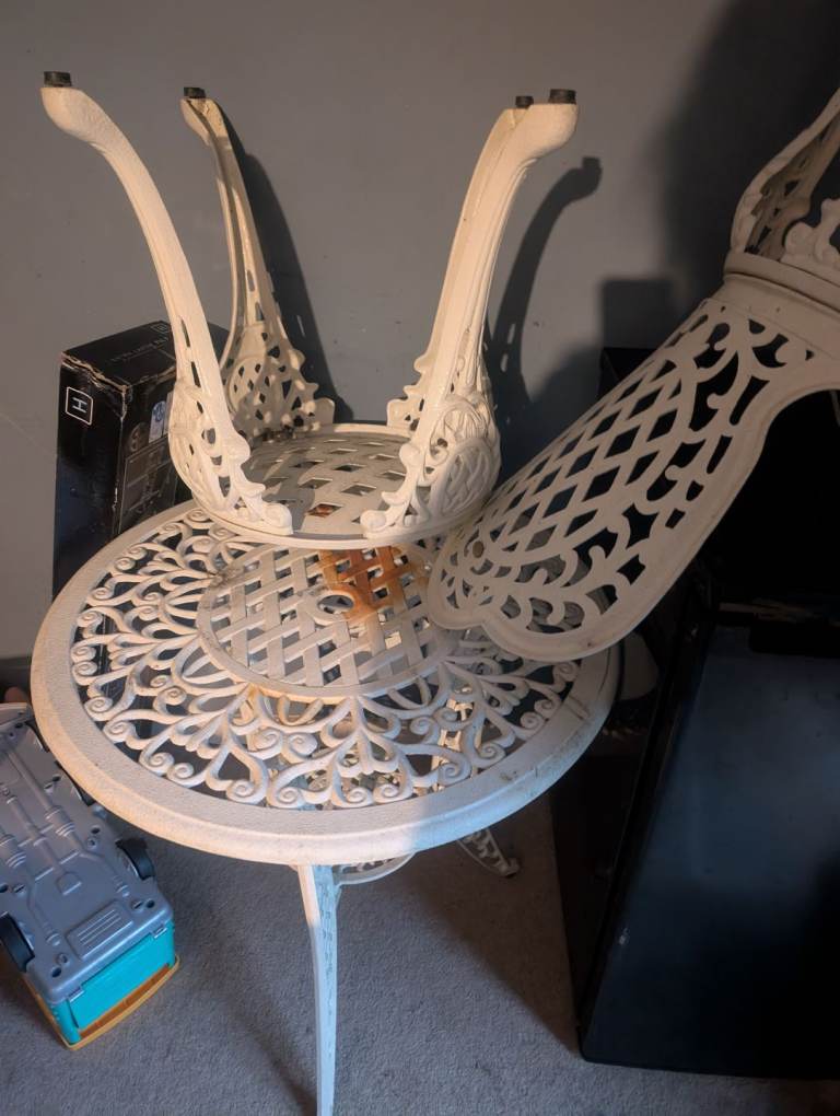 Cast iron garden table 