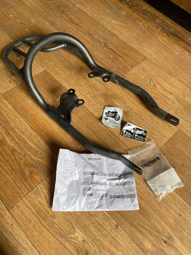 Triumph Street Twin rack