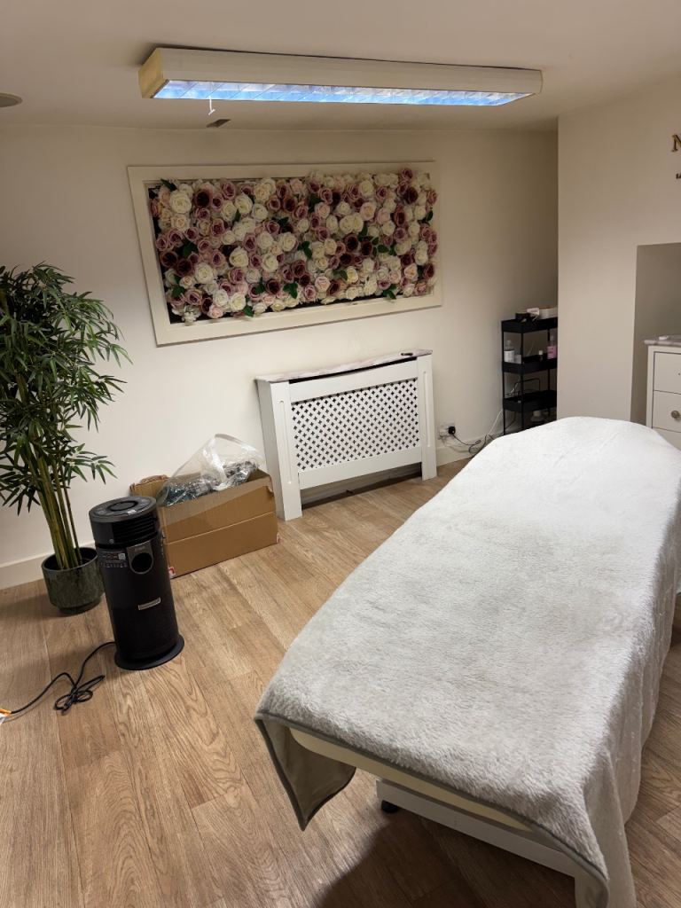 Beauty room to rent in SW4