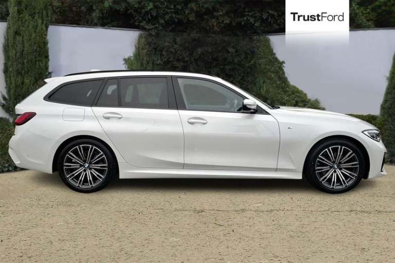 2021 BMW 3 Series 320i M Sport 5dr Step Auto ** Rear Parking Camera - Heated Seats ** Semi-Au Est...