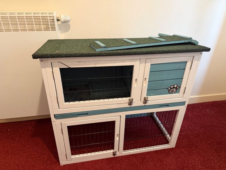 Rabbit hutch 