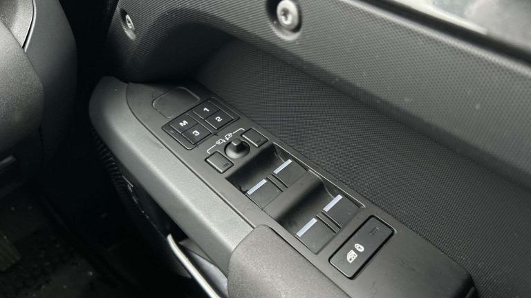  Land Rover Defender 3.0 D250 X-Dynamic SE 110 5dr Auto SUV Diesel Automatic