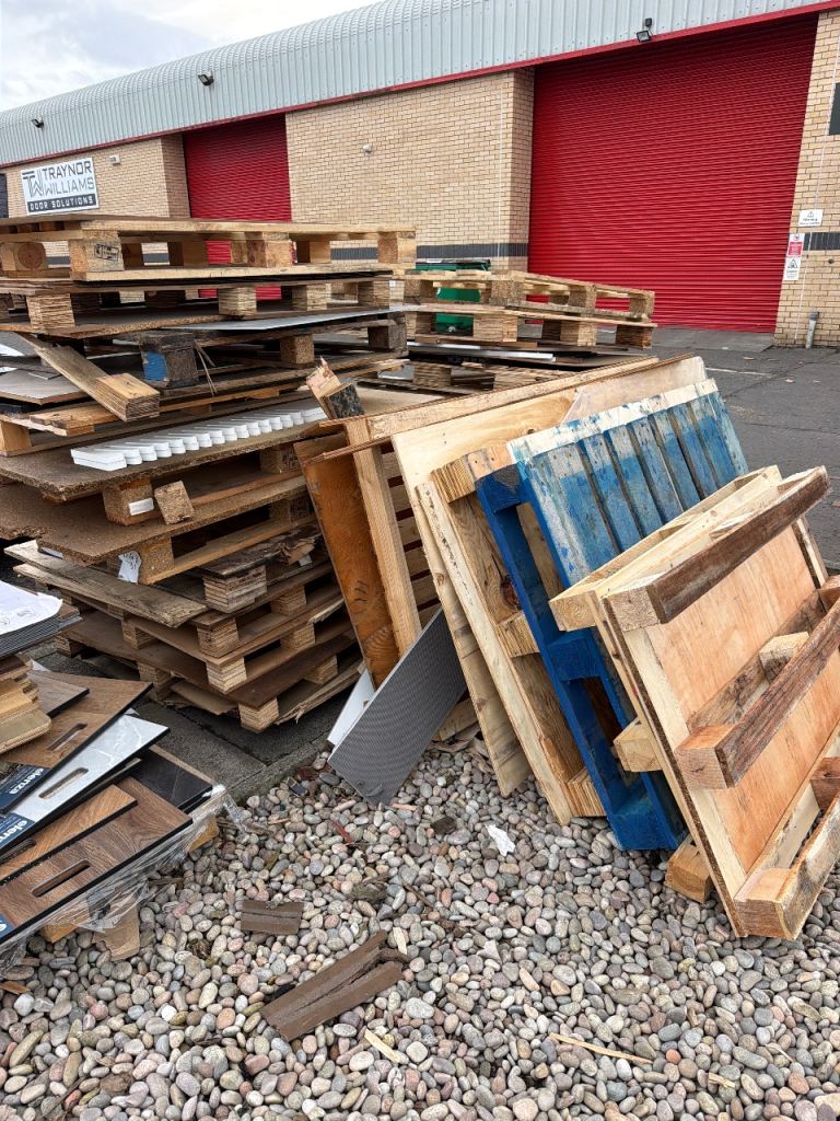 Free wooden pallets/scrap wood for Sale in Southside, Glasgow | Gumtree