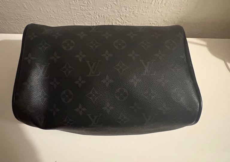 Louis Vuitton dopp bag 