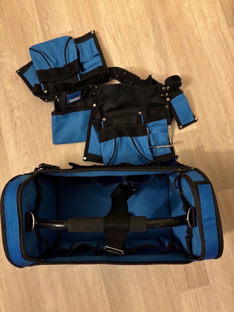 Draper Belt, Kit bag and Magnusson 1800 spirit box level