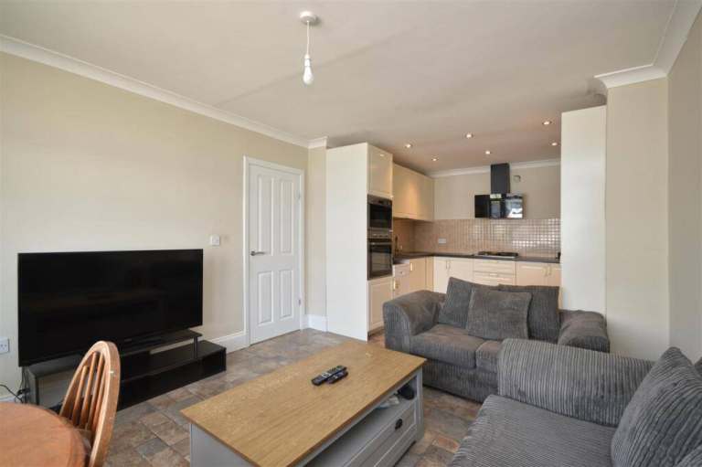 2×Room in a shared property