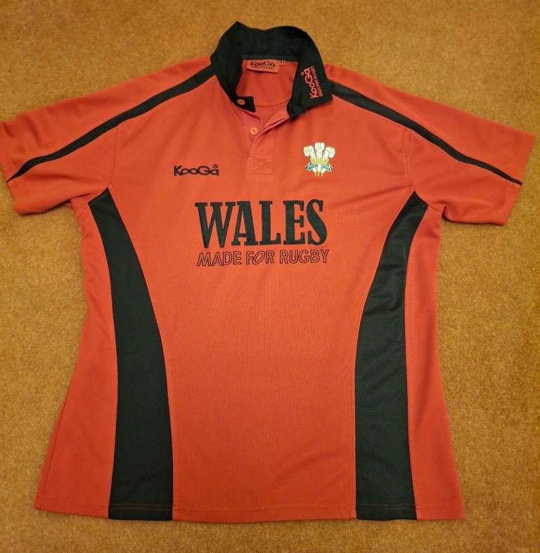 XL Kooga Wales Rugby Shirt in new condition.Short Sleeved. See pictures XL Pittopit 26" 