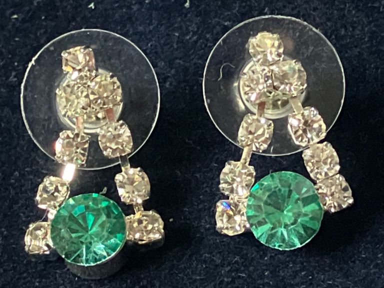 Ladies jewellery green emerald & white cubic zirconia earrings 1.00ct.