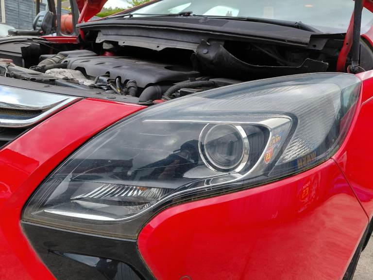VAUXHALL ZAFIRA TOURER 2012-19 PASSENGER SIDE HEADLIGHT 