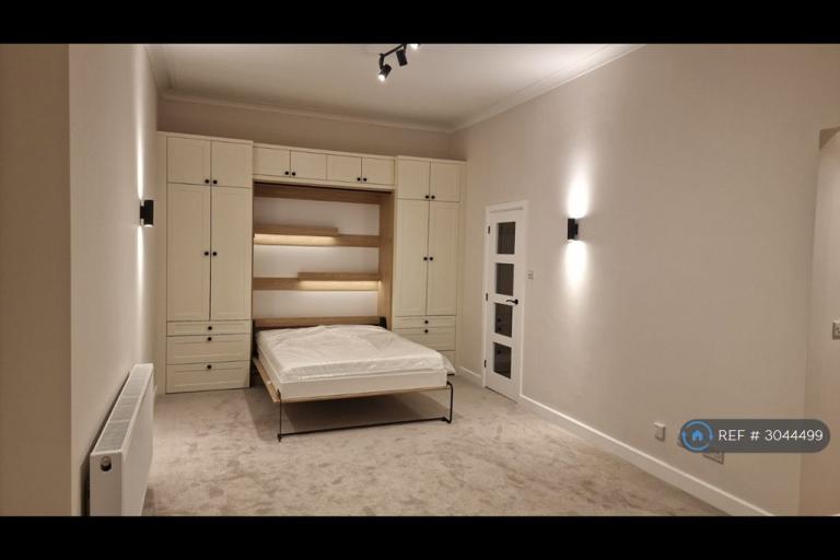 Studio flat in Kerley Court, Bournemouth, BH2 (#3044499)
