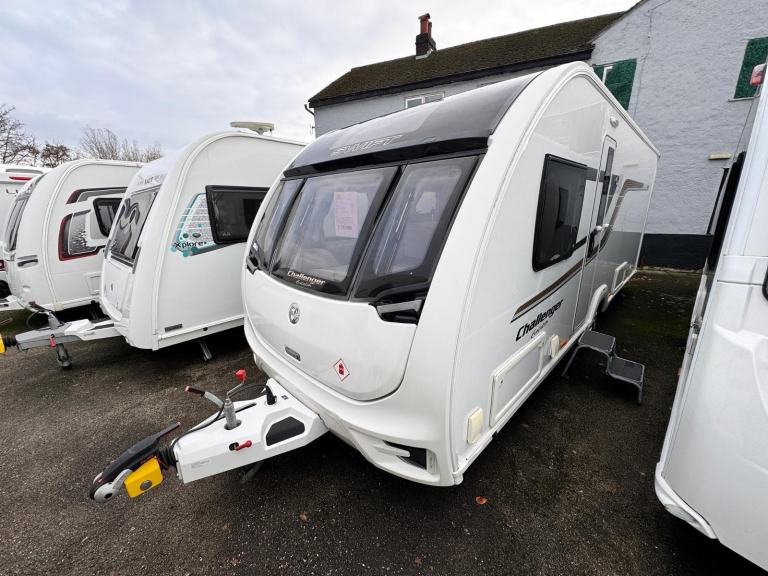 SWIFT CHALLENGER EVOLUTION 580 2016 MODEL 4 BERTH ISLAND BED TOURING CARAVAN