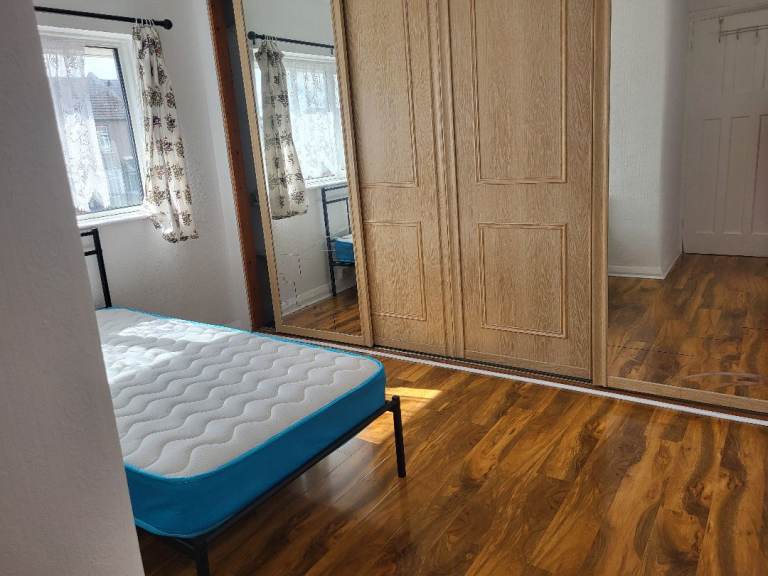 Room for rent in a family house 