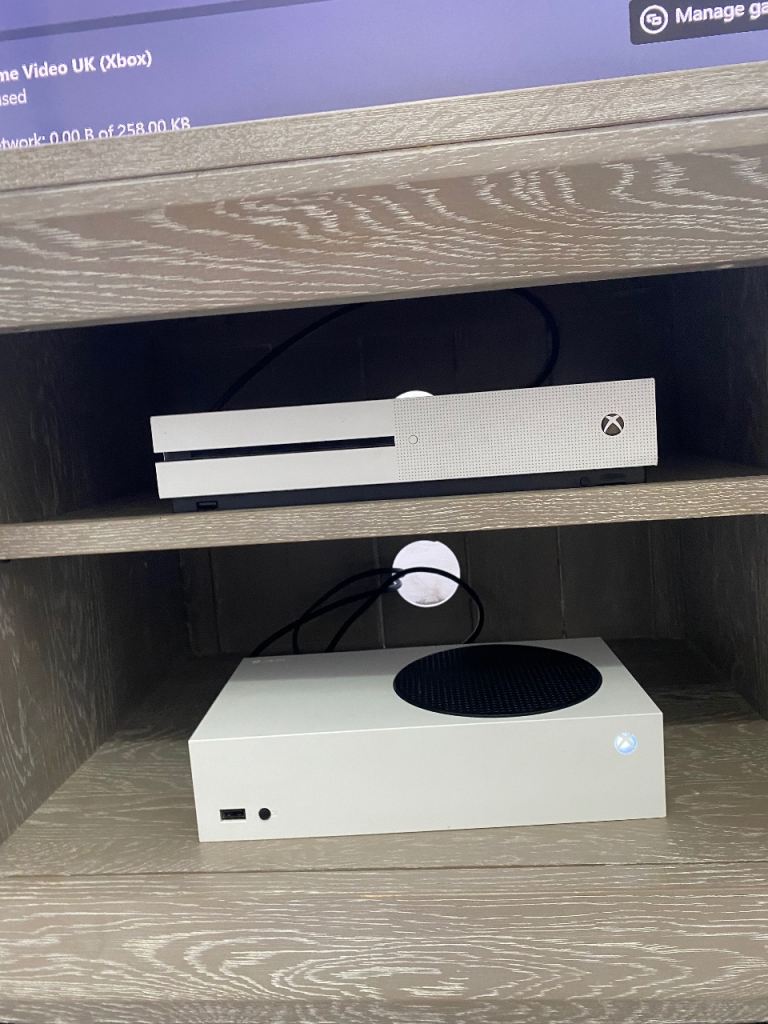 Xbox one S 1TB (top Xbox)